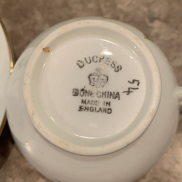 Duchess Bone China tea cup and saucer in great condition. No cracks or chips. - Picture 2 of 4